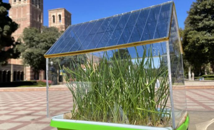 Các nhà nghiên cứu Mỹ tạo thành công tấm pin mặt trời làm từ vật liệu hữu cơ.